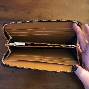 Tory Burch Bags - Tory Burch Wallet Tory Burch Bags - Tory Burch Wallet